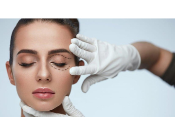 Как убрать «мешки под глазами»: хирургические и не хирургические методы